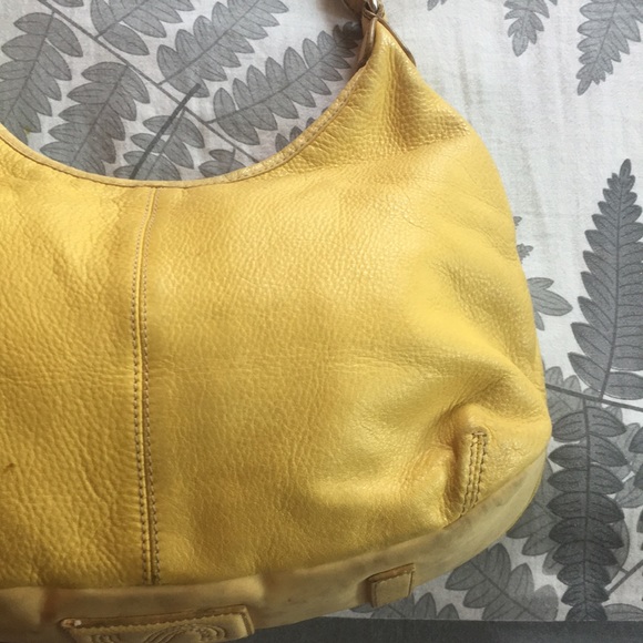 💛“The Sak” hobo in vibrant yellow. 💛 - Picture 12 of 17